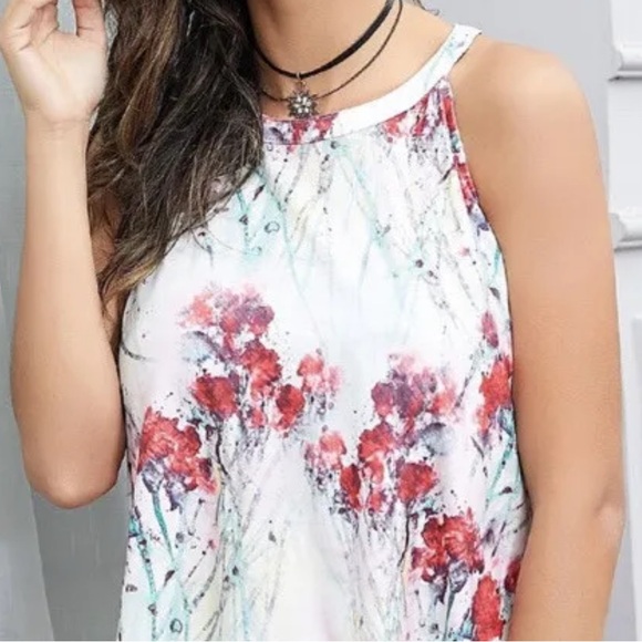Reborn New York Size Large White & Red Floral Asymmetrical Hem Halter Tank Top - Picture 4 of 8